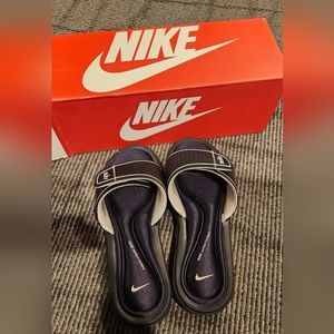 Nike slides